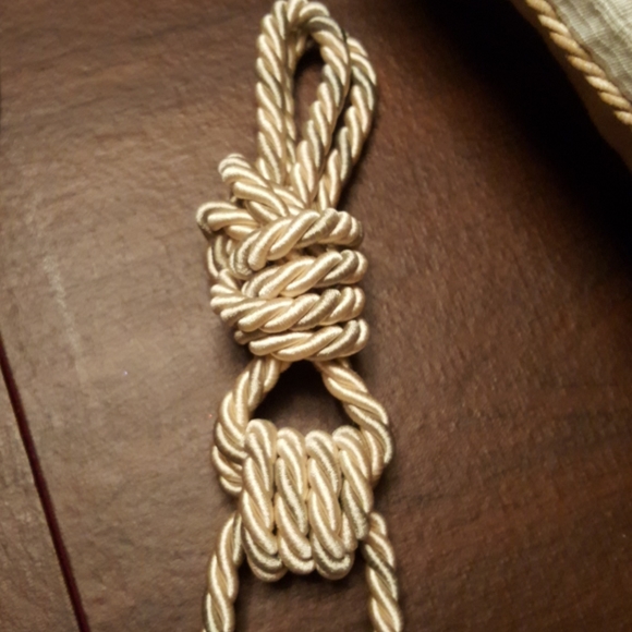 Large Decorative tassel - Picture 5 of 6
